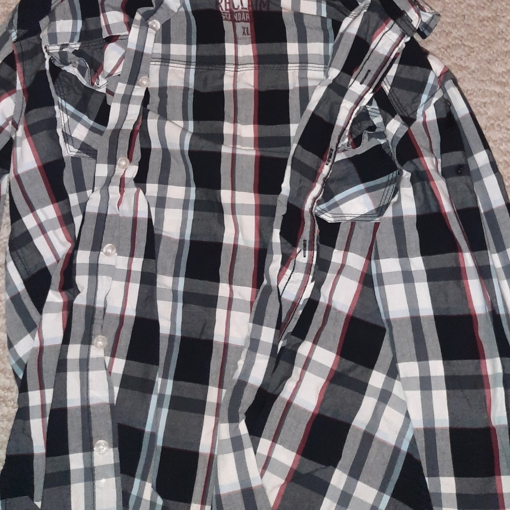 Buckle button down - Picture 2 of 2